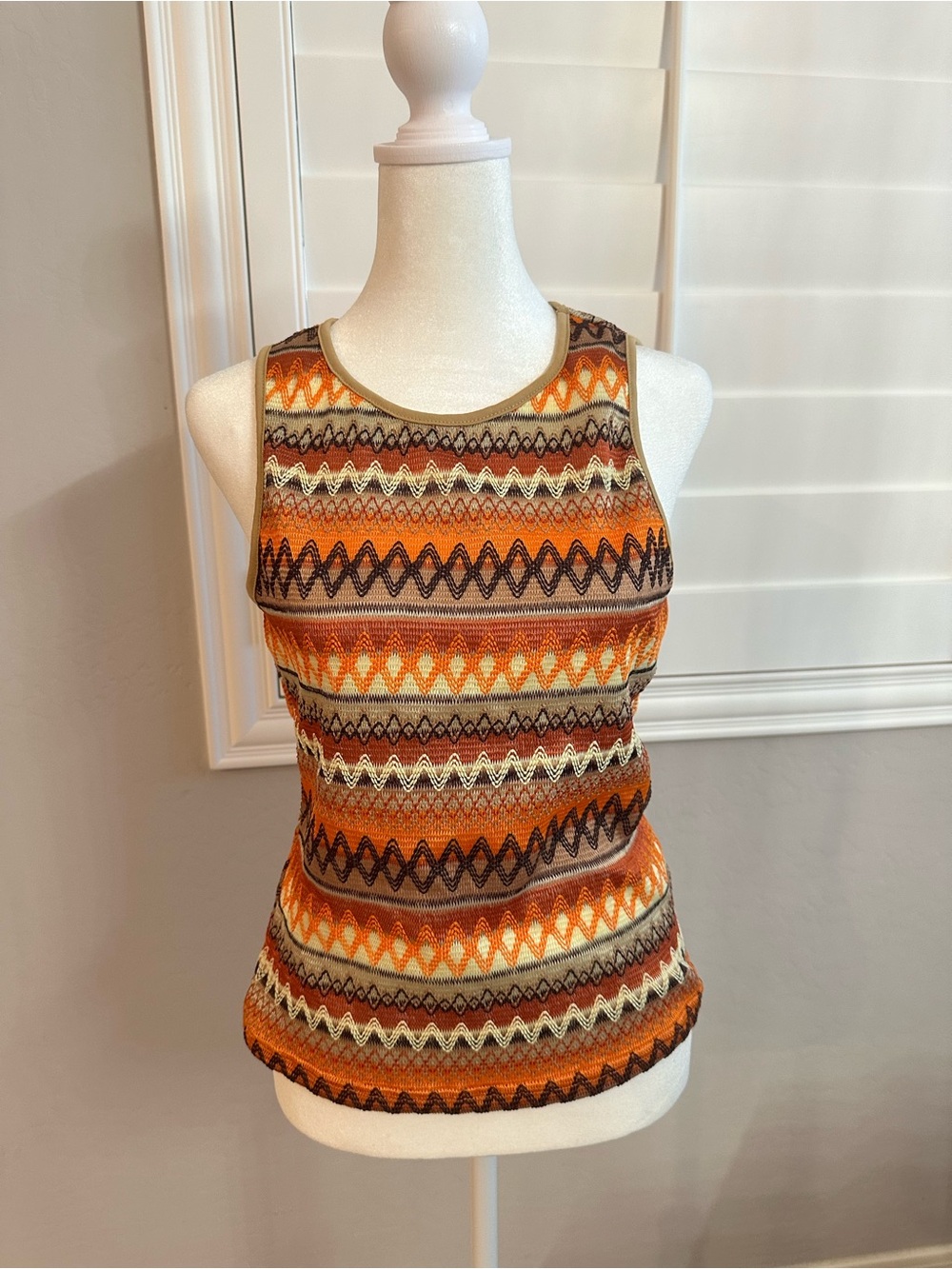 Sleeveless Knit Tank Top in Orange Multi